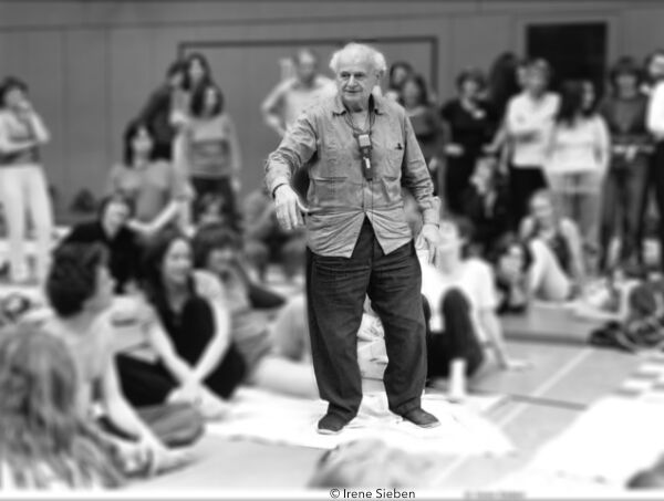 Moshé Feldenkrais in Freiburg 1981 – © Irene Sieben